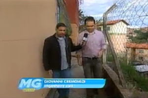 Moradores temem desabamento de prédio com rachaduras